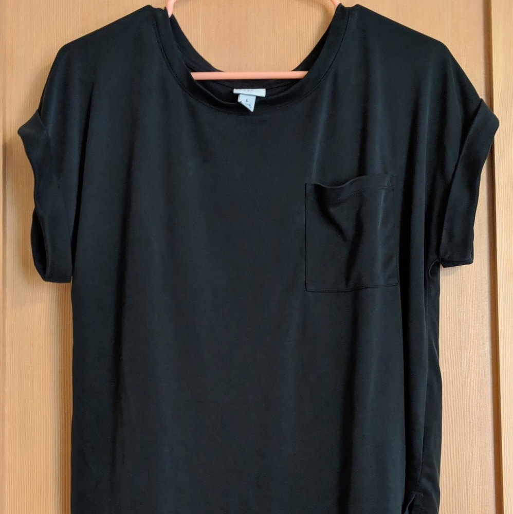 Black tee/ blouse